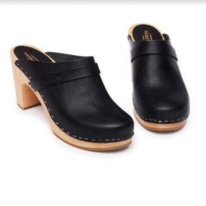 Swedish Hasbeens Slip In Classic Clogs (never worn)